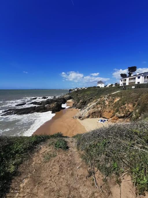 Sur La Plage De Bonne Source Les Pieds Dans L'Eau Pornichet Exterior foto